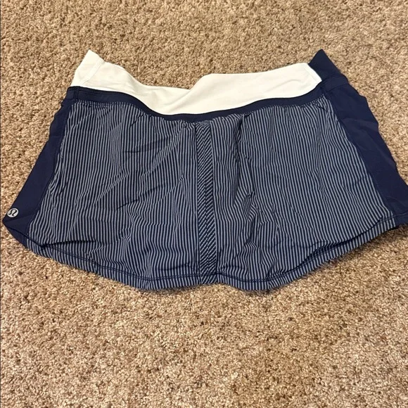 navy blue and silver striped lululemon skirt with built in shorts - Picture 3 of 3
